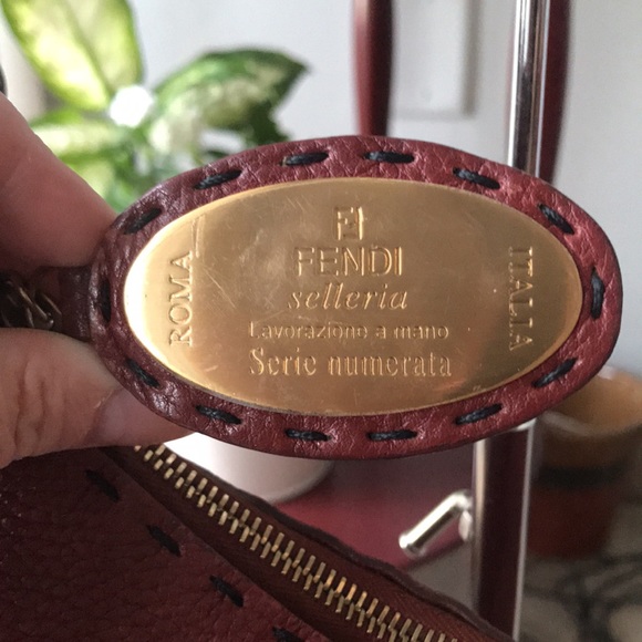 FENDI “RARE” SELLERIA SOFT LEATHER SHOULDER BAG - Picture 4 of 16